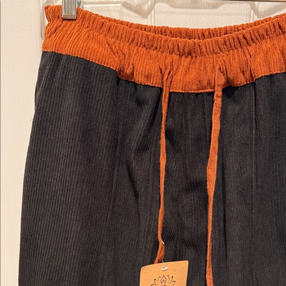 Woman’s Corduroy Harlem Pants - Picture 8 of 12